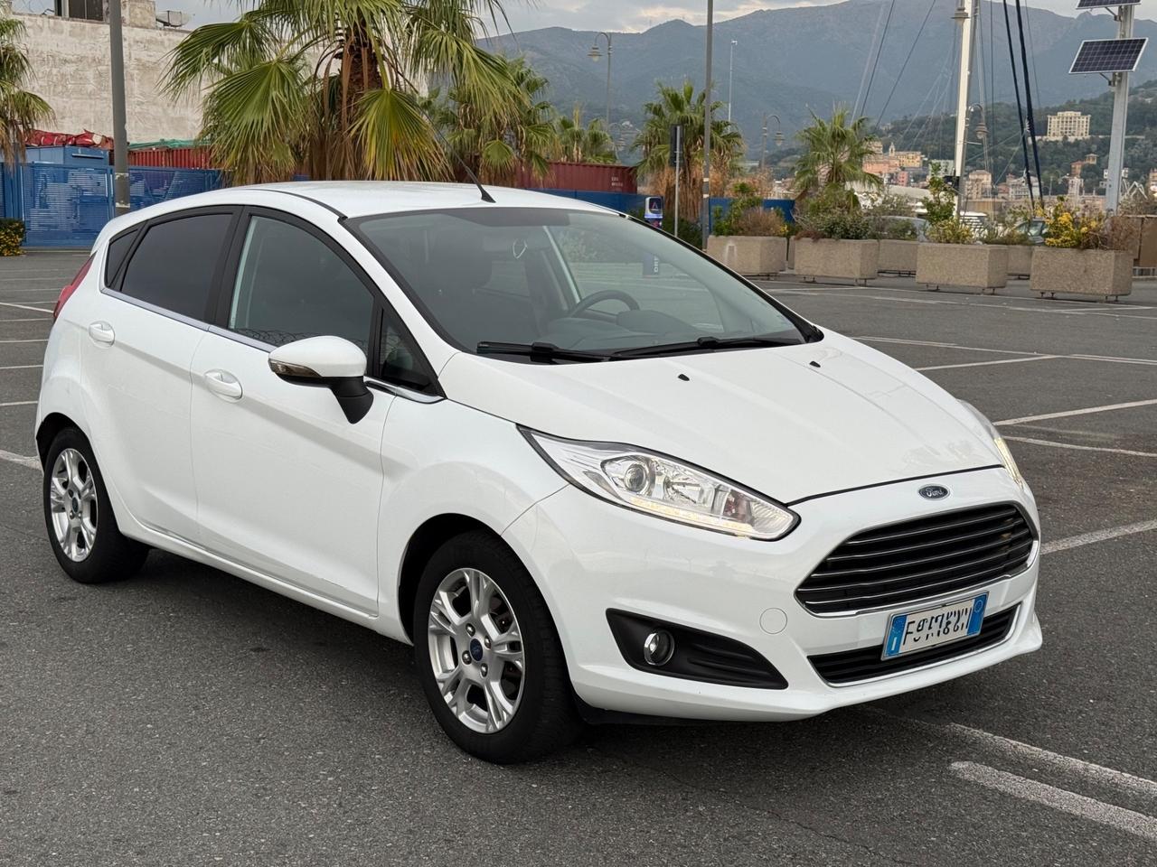 Ford Fiesta 1.5 TDCi 75CV - TITANIUM-FULL