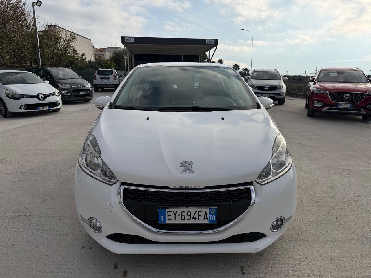Peugeot 208 1.4 HDi 68 CV AUTOCARRO 5 POSTI