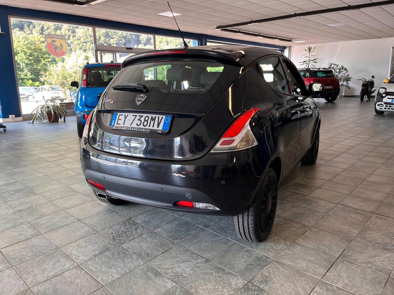 Lancia Ypsilon 1.2 69 CV 5 porte Gold