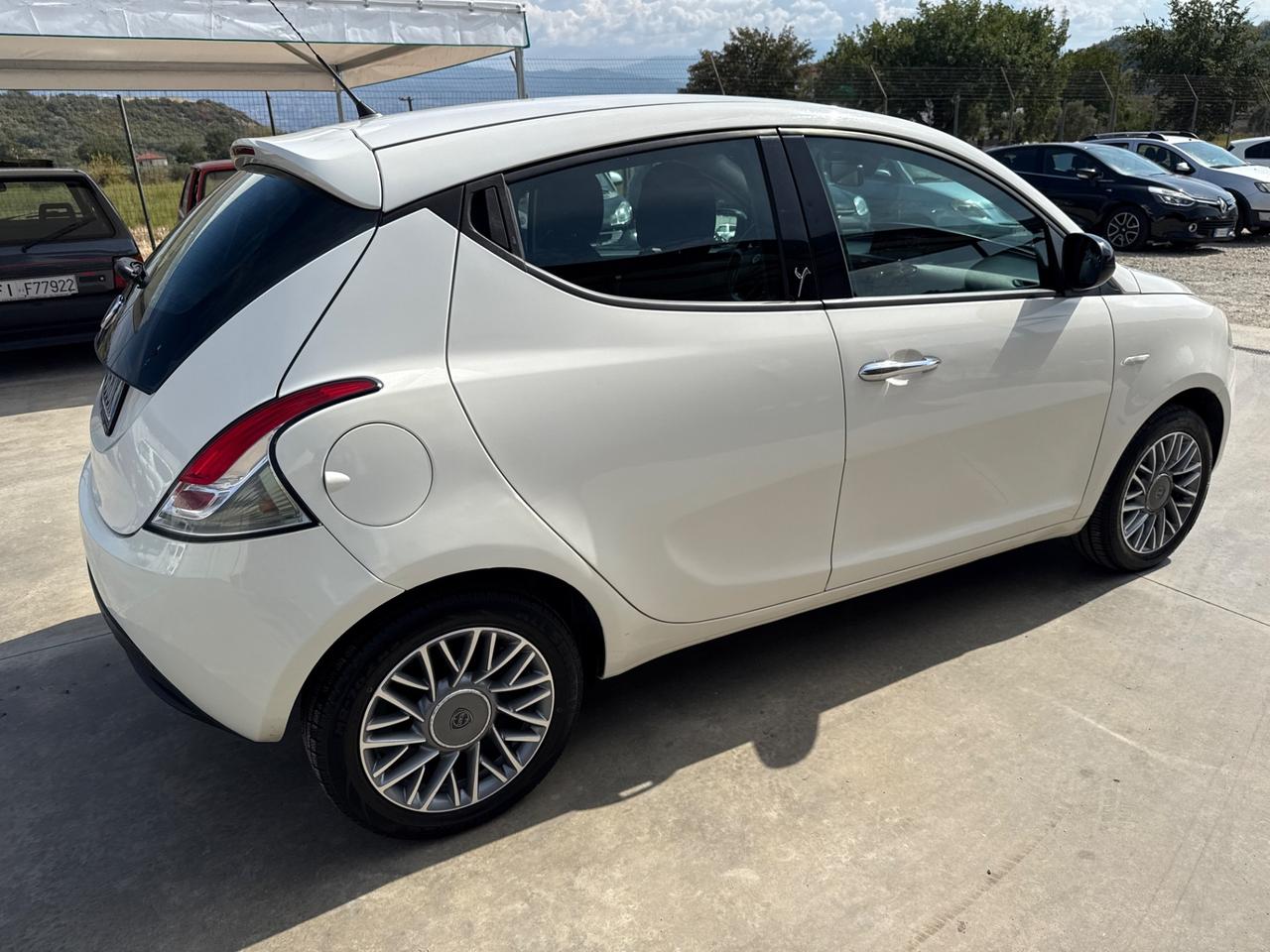 Lancia Ypsilon 1.2 69 CV 5 porte Gold