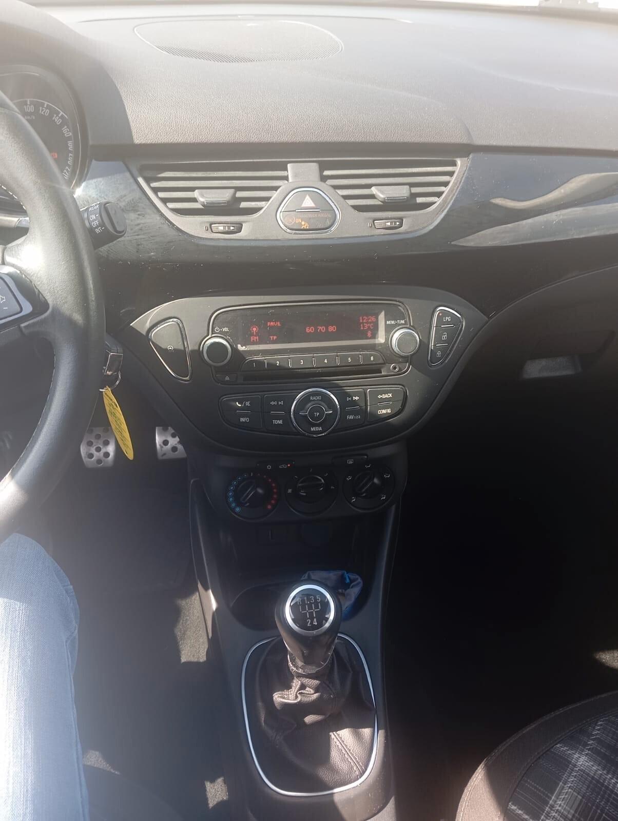 Opel Corsa 1.4 90CV GPL Tech 5 porte Innovation