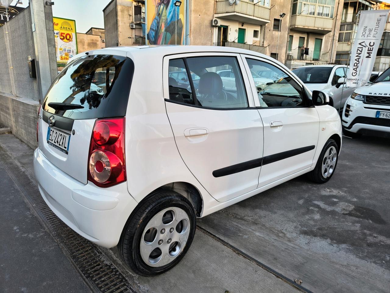 KIA PICANTO 1.0 BENZINA UNCOPROPRIETARIO 2010