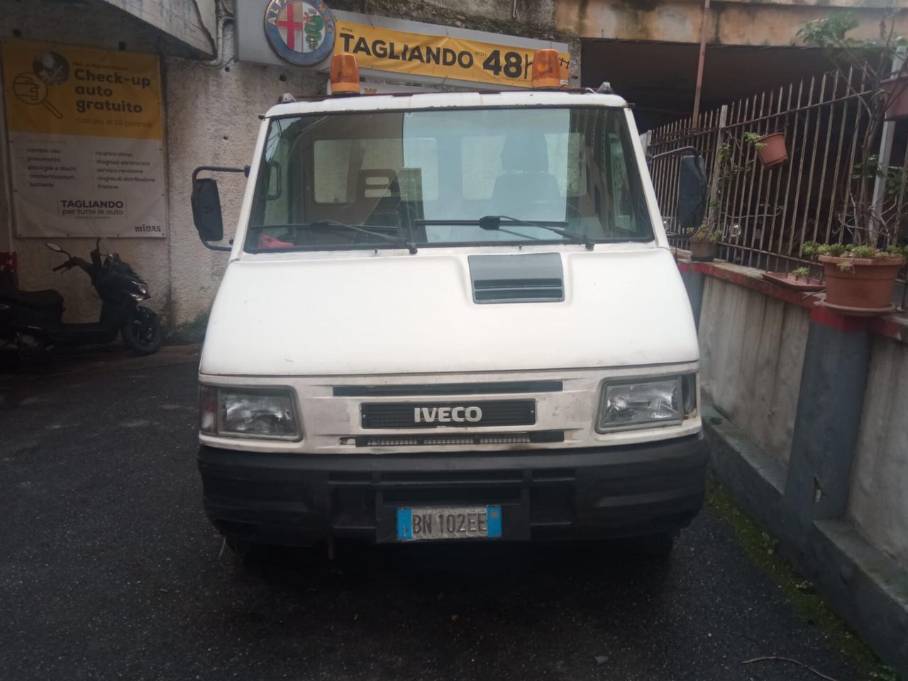 Carro Attrezzi IVECO 2.8cc PATENTE C - IVA ESPOSTA - PORTATA 28 QUINTALI