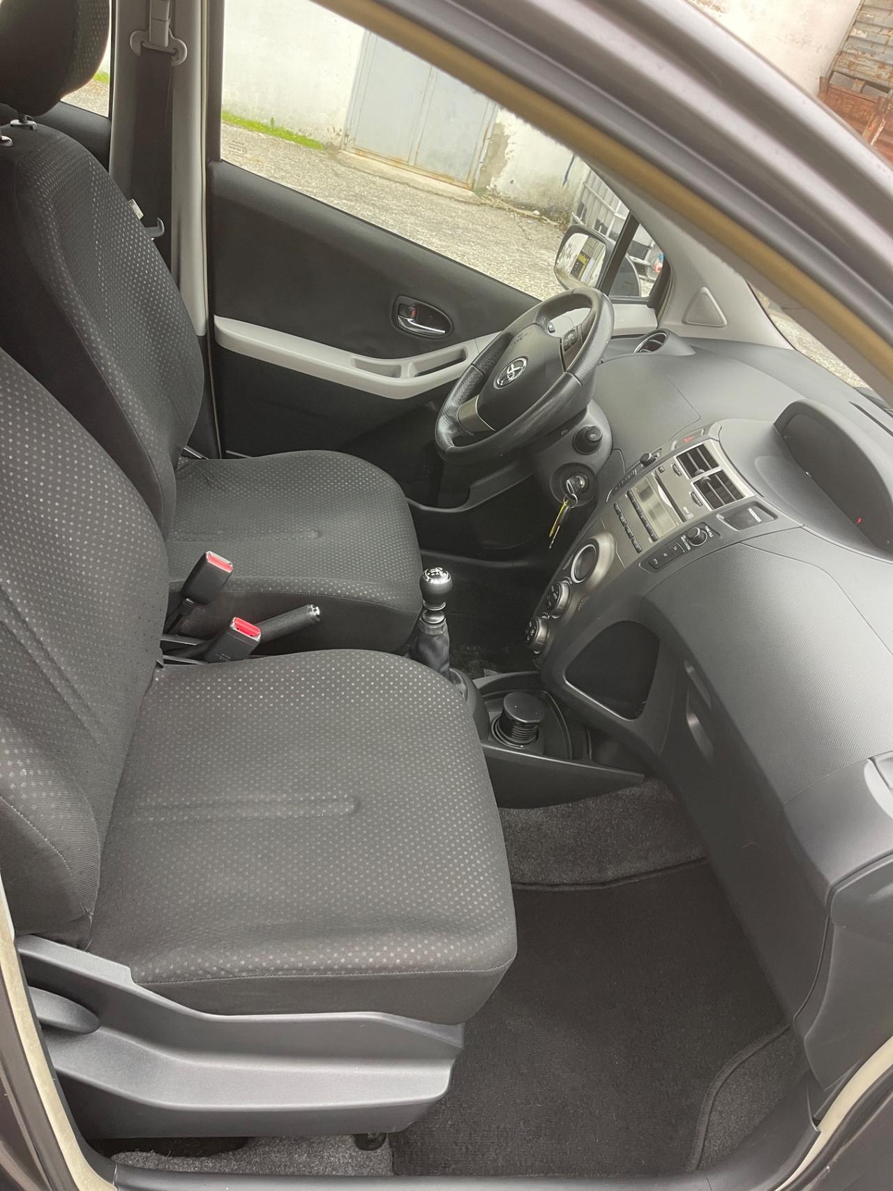 Toyota Yaris 1.3 5 porte Sol