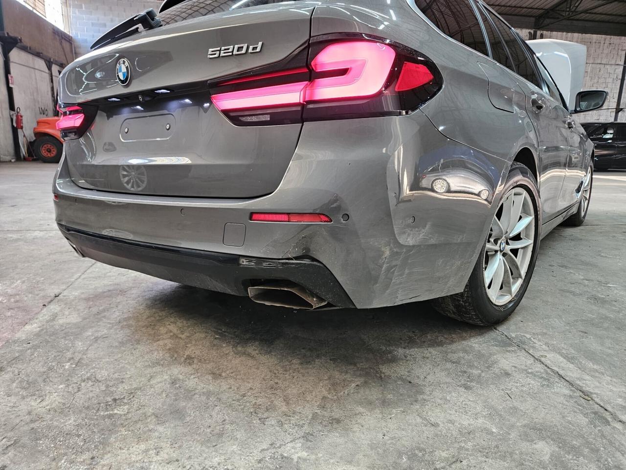 BMW 520 d Touring mhev 48V auto INCIDENTATA