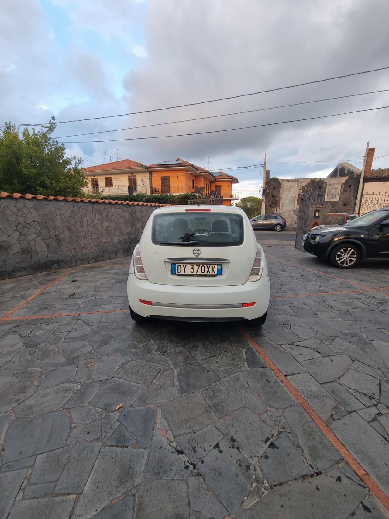 Lancia Ypsilon 1.4 Platino