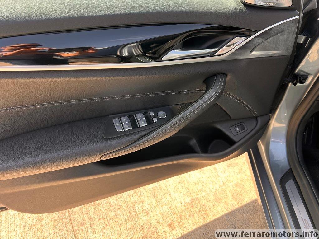 Bmw 520d xDrive Touring Luxury IVA ESPOSTA