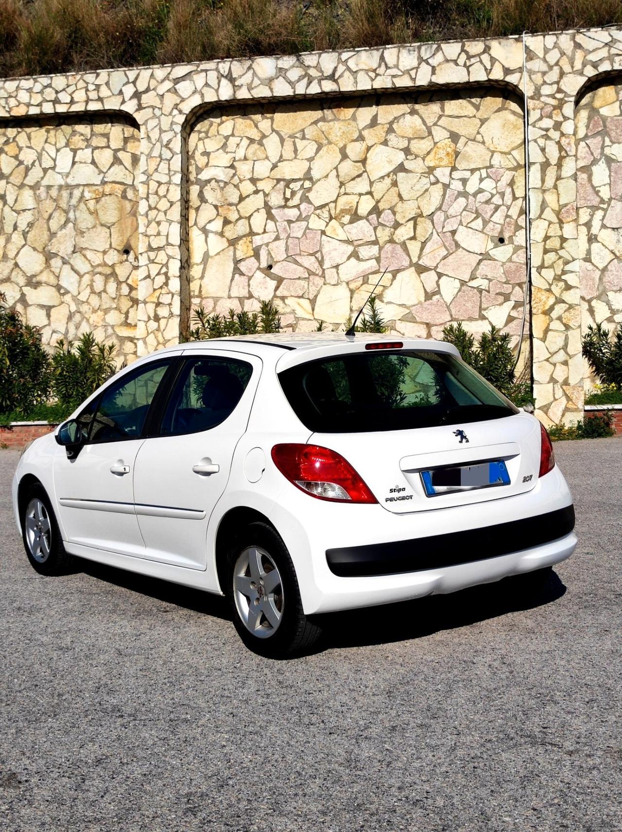 Peugeot 207 1.4 HDi 70CV 5p ok Neopatentati