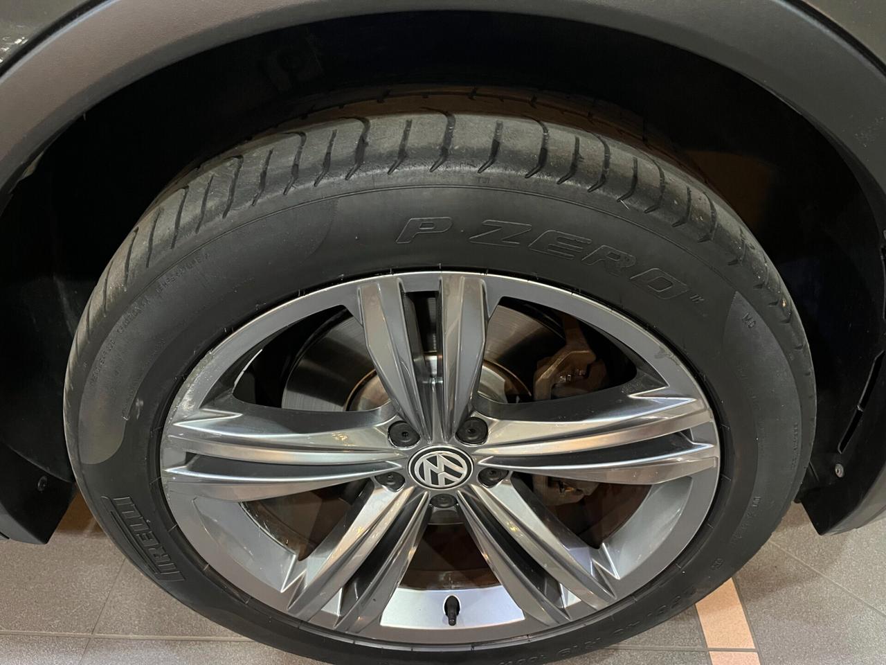Volkswagen Tiguan 2.0 bitdi Executive R-Line 4motion 240cv dsg
