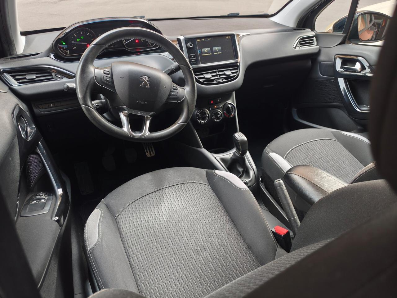 Peugeot 208 1.6 diesel 75CV FULL OPTIONAL