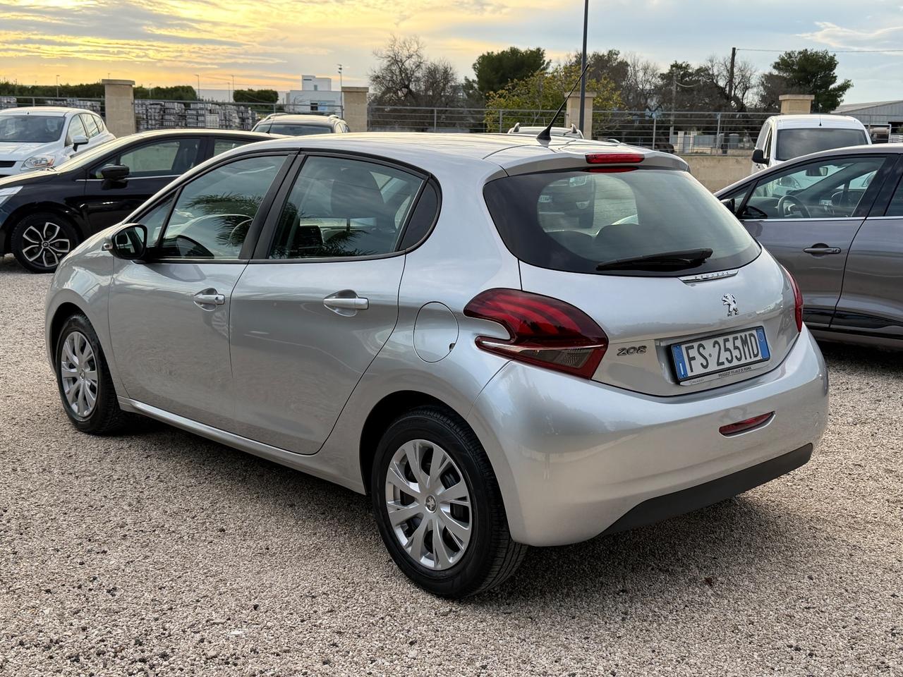 Peugeot 208 BlueHDi 75 5 porte Allure