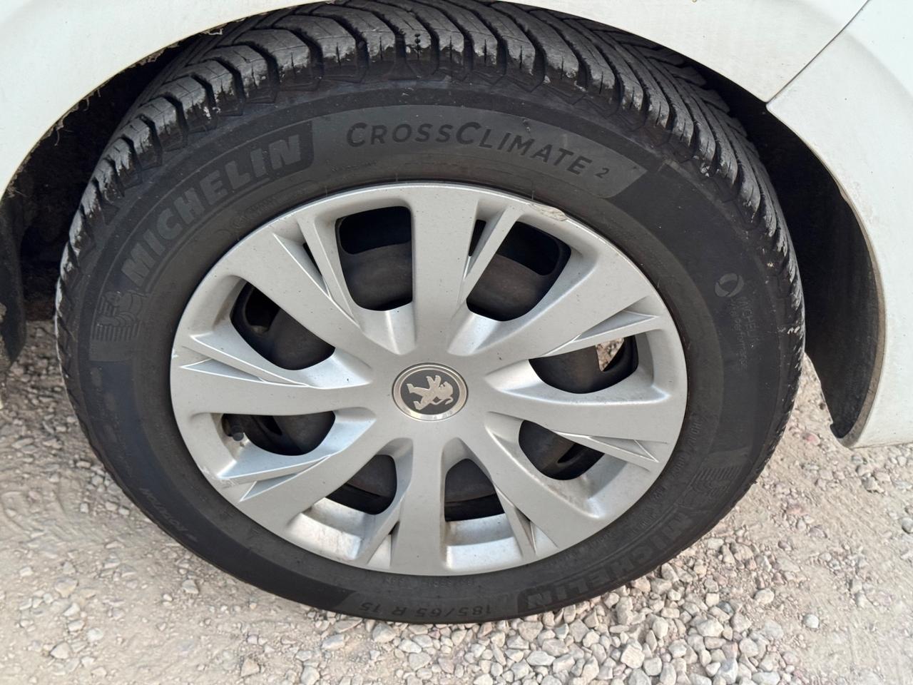 Peugeot 208 1.6BlueHdi 75cv VAN 2 Posti