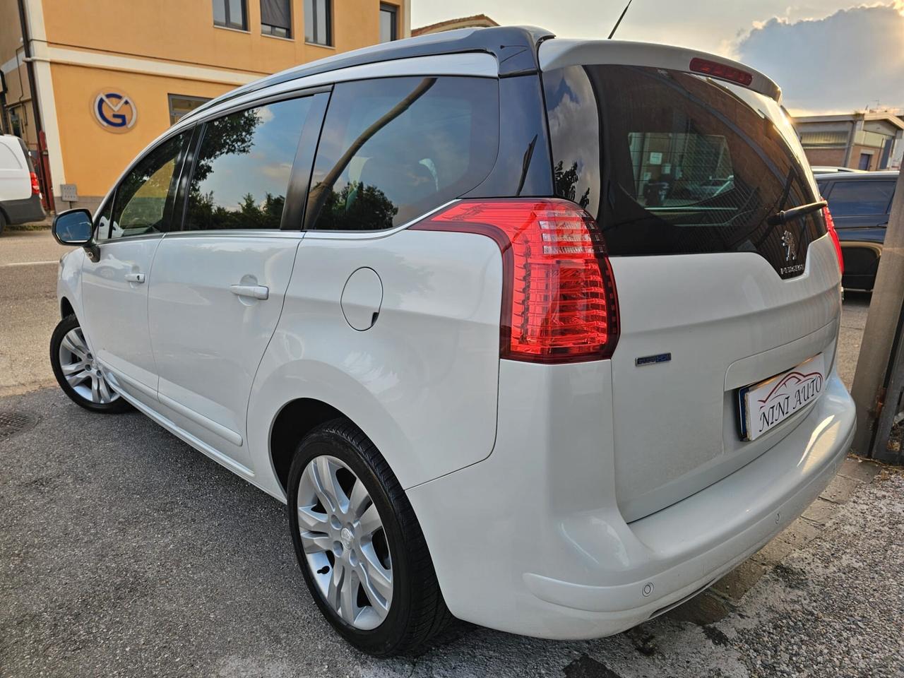 Peugeot 5008 1.6 120cv BlueHdi S&S Allure*Navi*Tetto*Euro6*