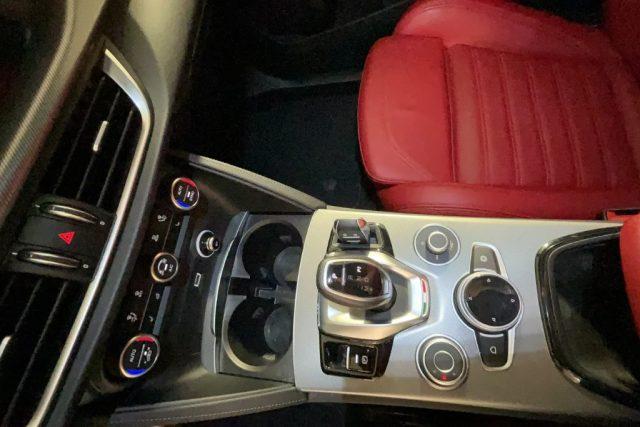 ALFA ROMEO Stelvio 2.0 Turbo 280 CV AT8 Q4 Veloce