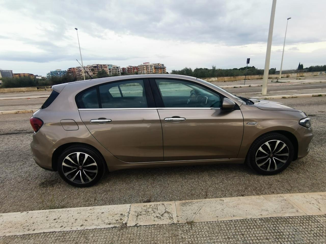 Fiat Tipo 1.3 Mjt 5P. Lounge NEOPATENTATI