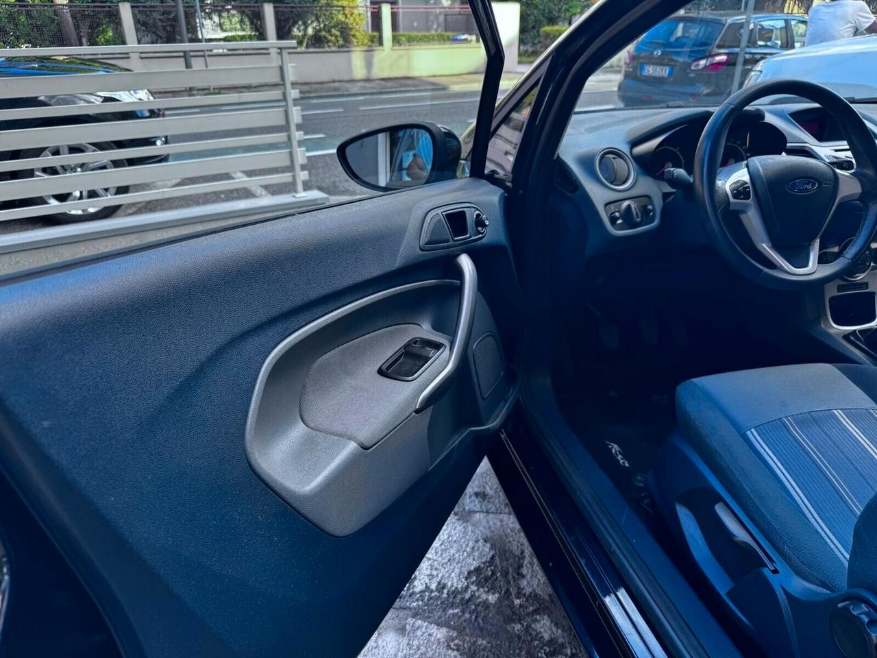 FORD FIESTA 1.4 TDCi 68cv 3p TITANIUM NEOPATENTATI