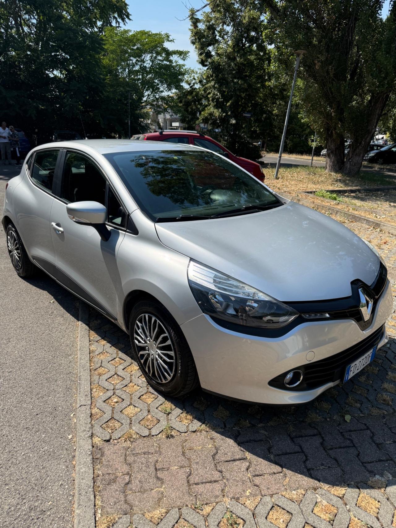 Renault Clio 1.2 75 CV 5 porte Duel