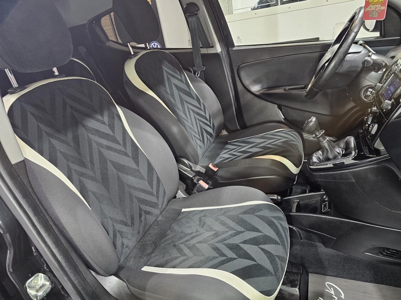 Lancia Ypsilon 1.2 69 CV 5 porte benz.