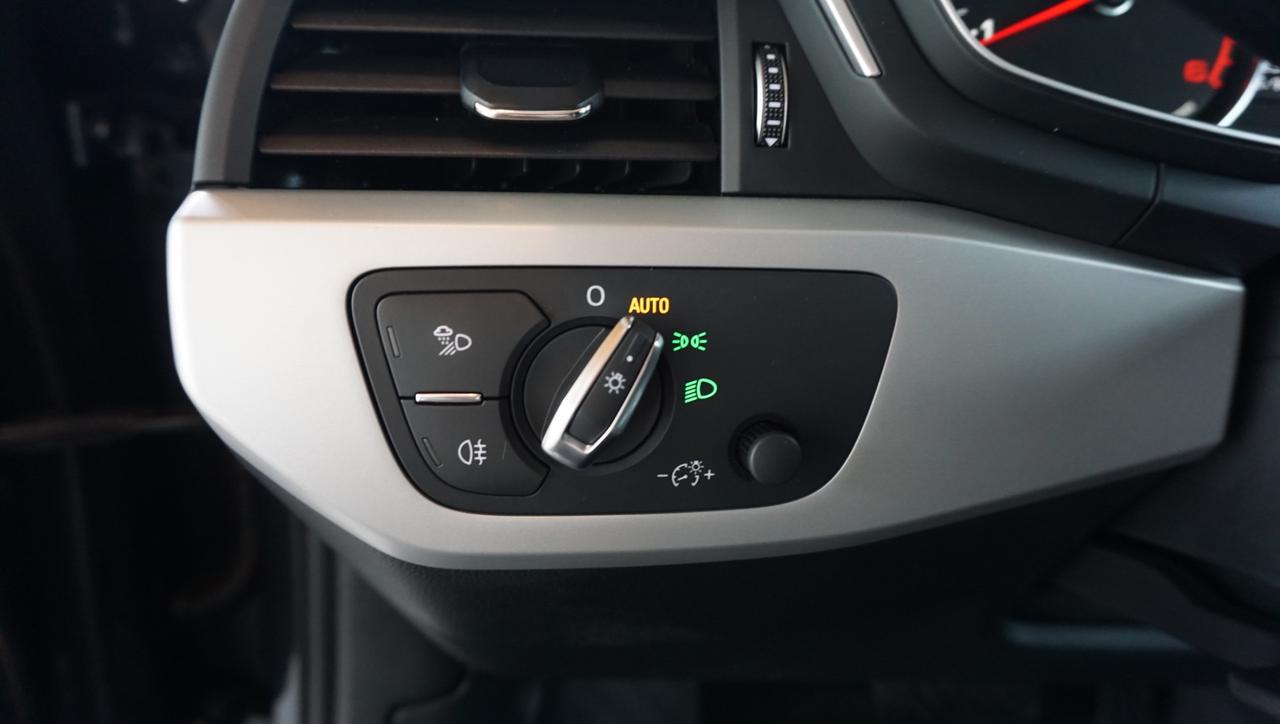 Audi A4 Avant 30 2.0 tdi Business 122cv s-tronic my16