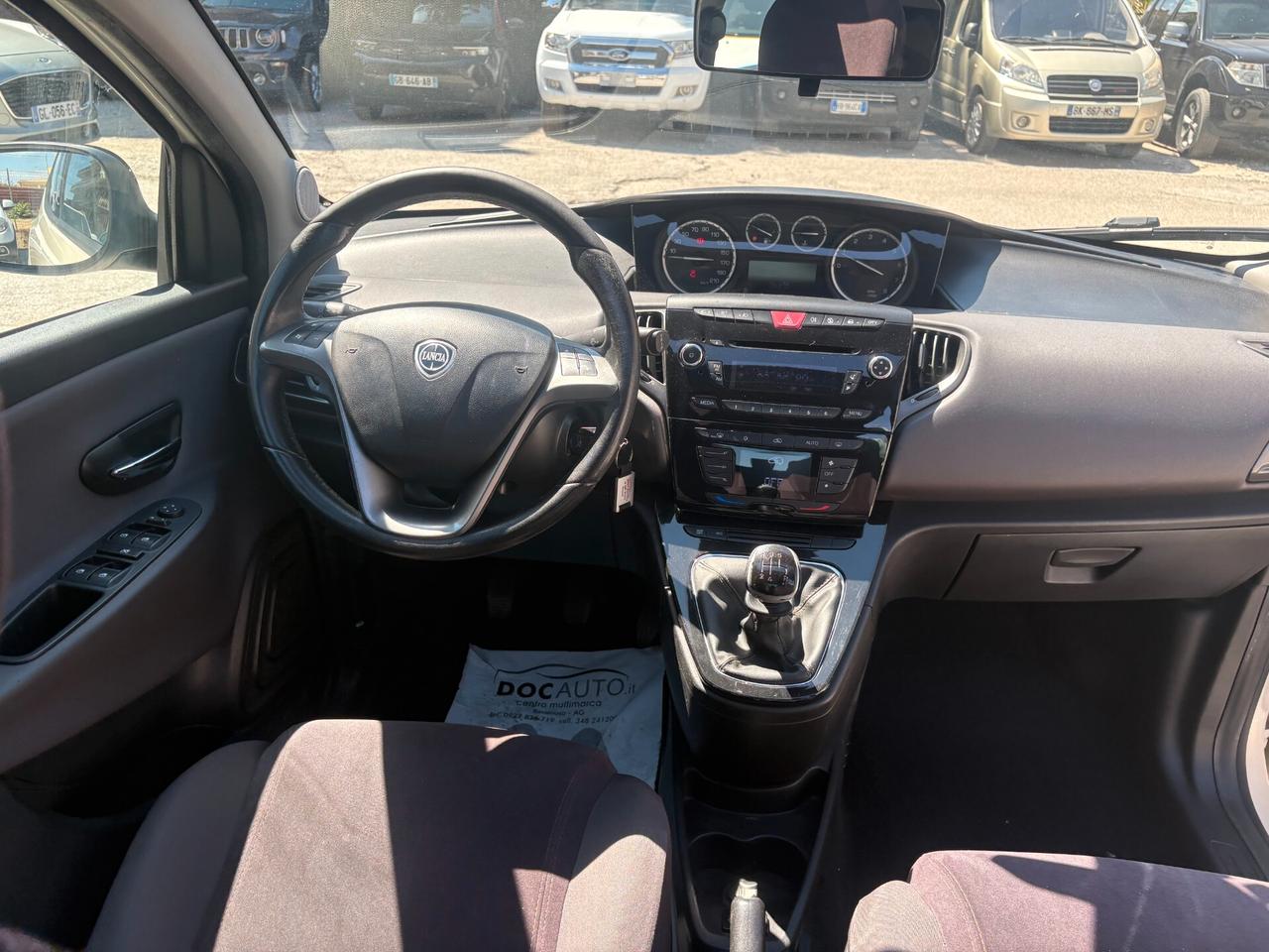 Lancia Ypsilon 0.9 TwinAir 85 CV 5 porte S&S Platinum
