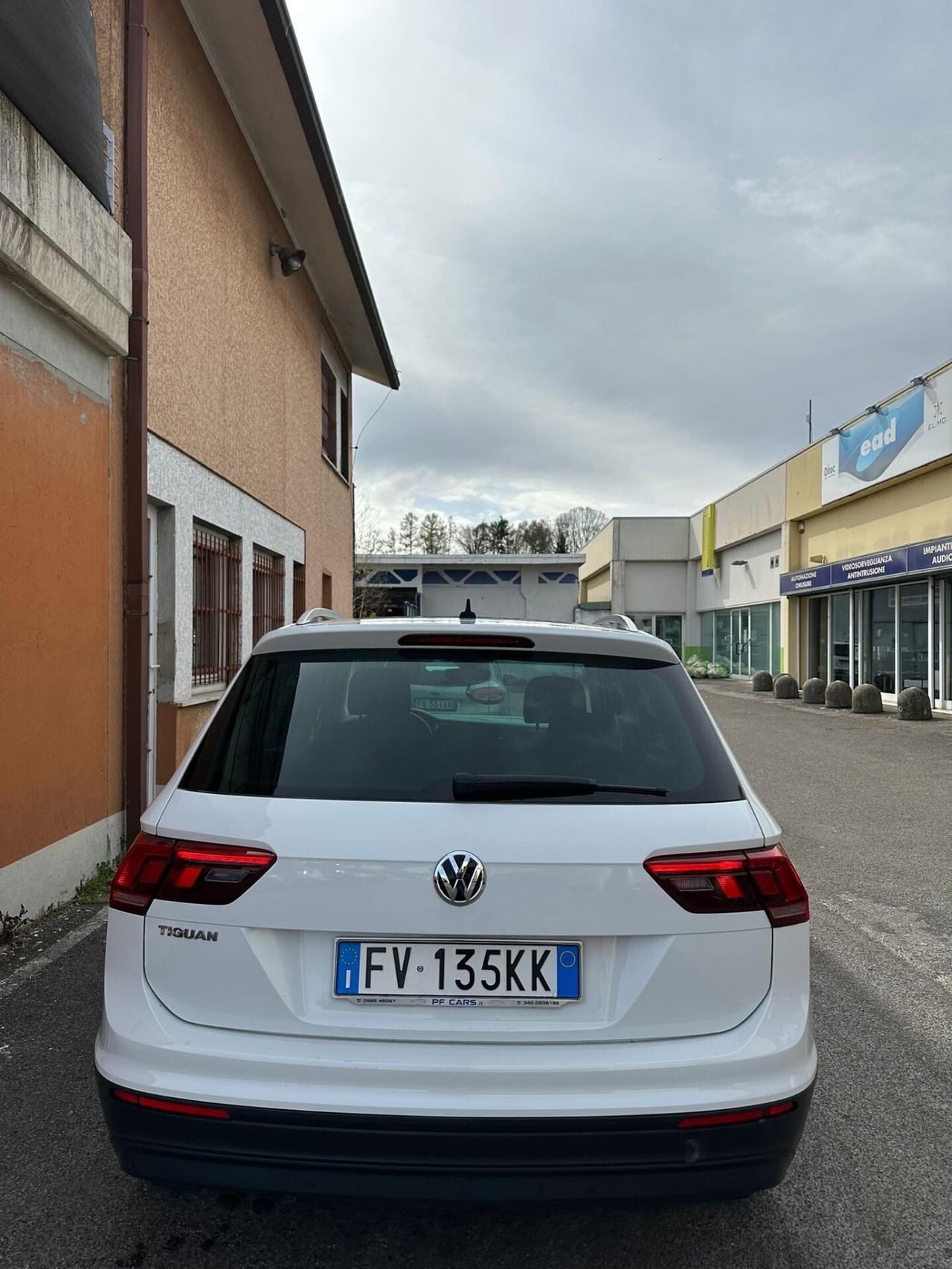 Volkswagen Touran 2.0 TDI 150 CV SCR DSG Business BlueMotion Technology