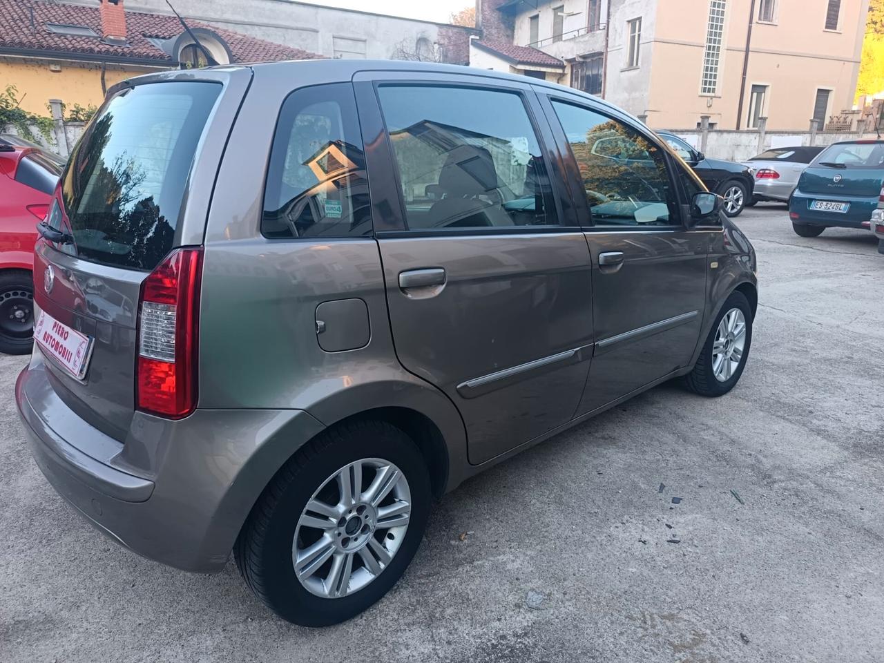 Fiat Idea 1.4 16V BlackMotion