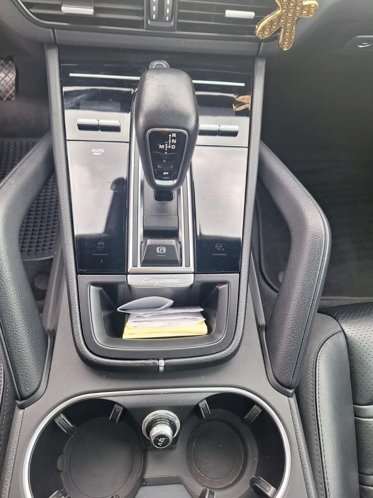 Porsche Cayenne 3.0 V6 E-Hybrid-BENZINA