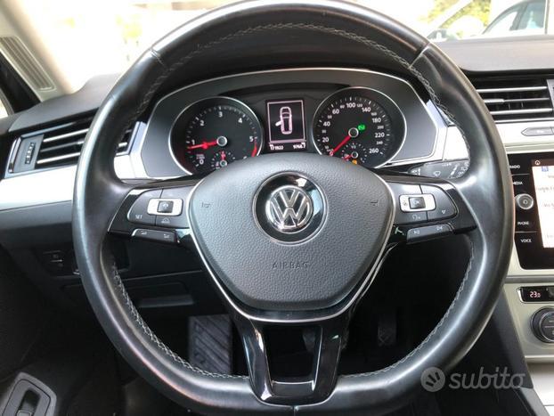 VOLKSWAGEN Passat Variant 1.6 TDI SCR DSG Busine