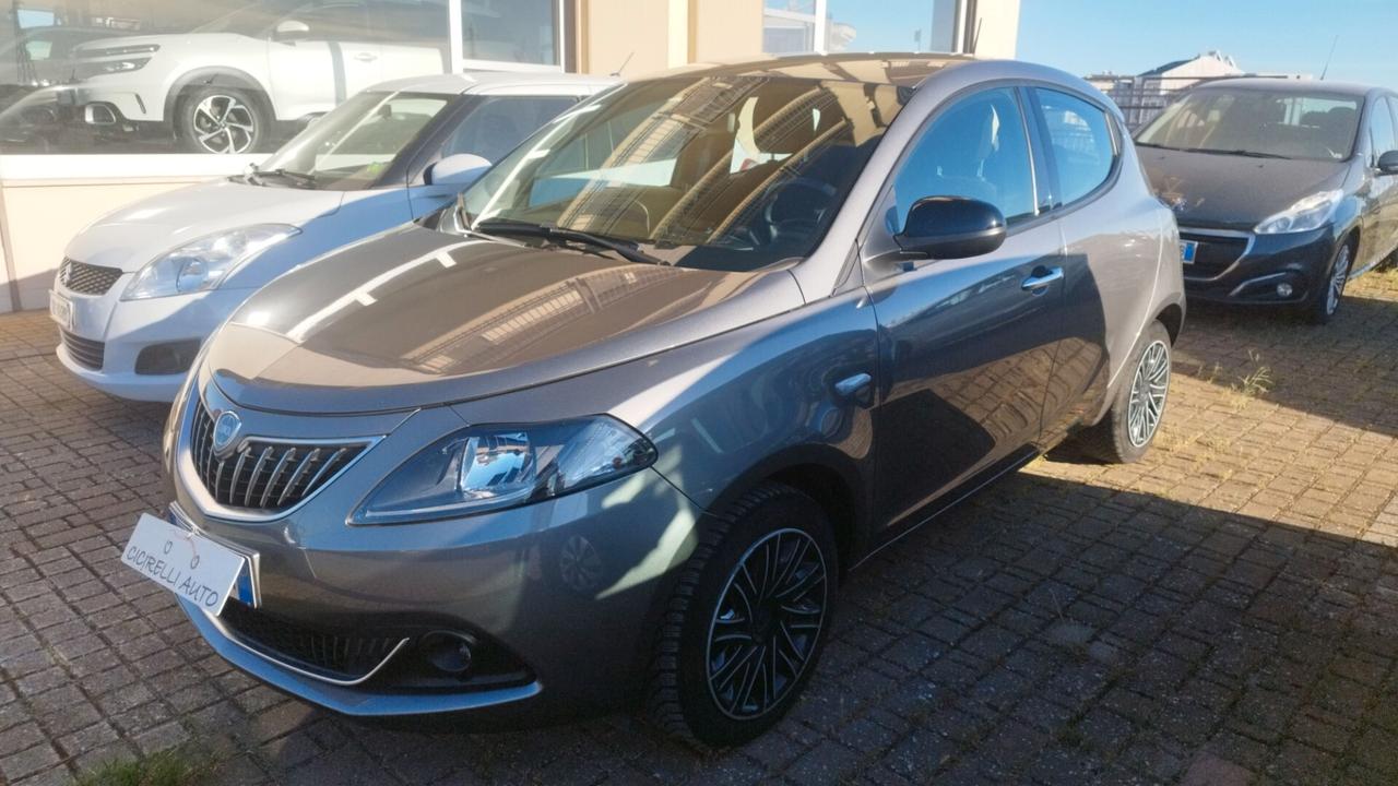 Lancia Ypsilon 1.0 FireFly 5 porte S&S Hybrid Ecochic Gold