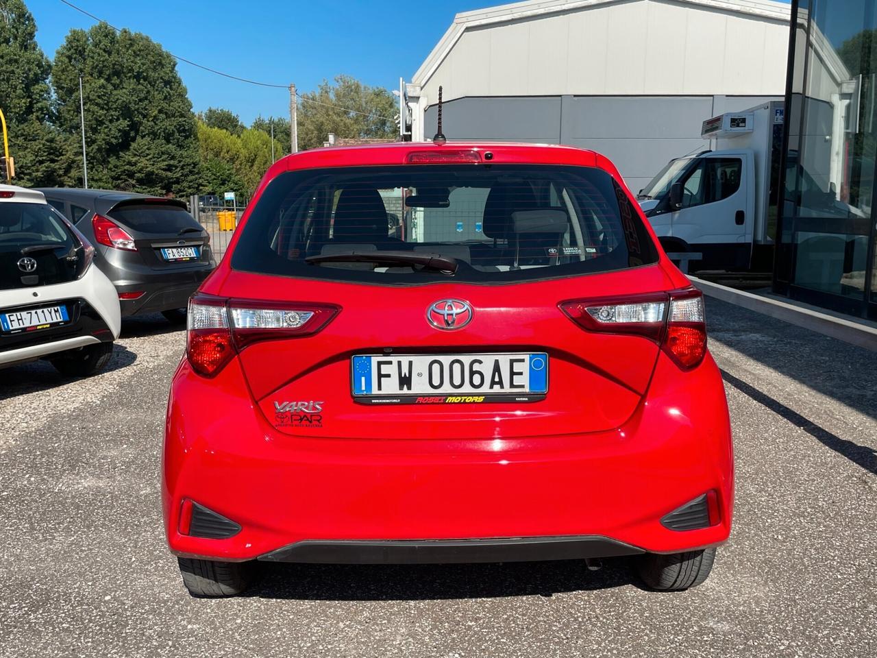 Toyota Yaris 1.0 72 CV 5 porte Lounge X NEOPATENTATI