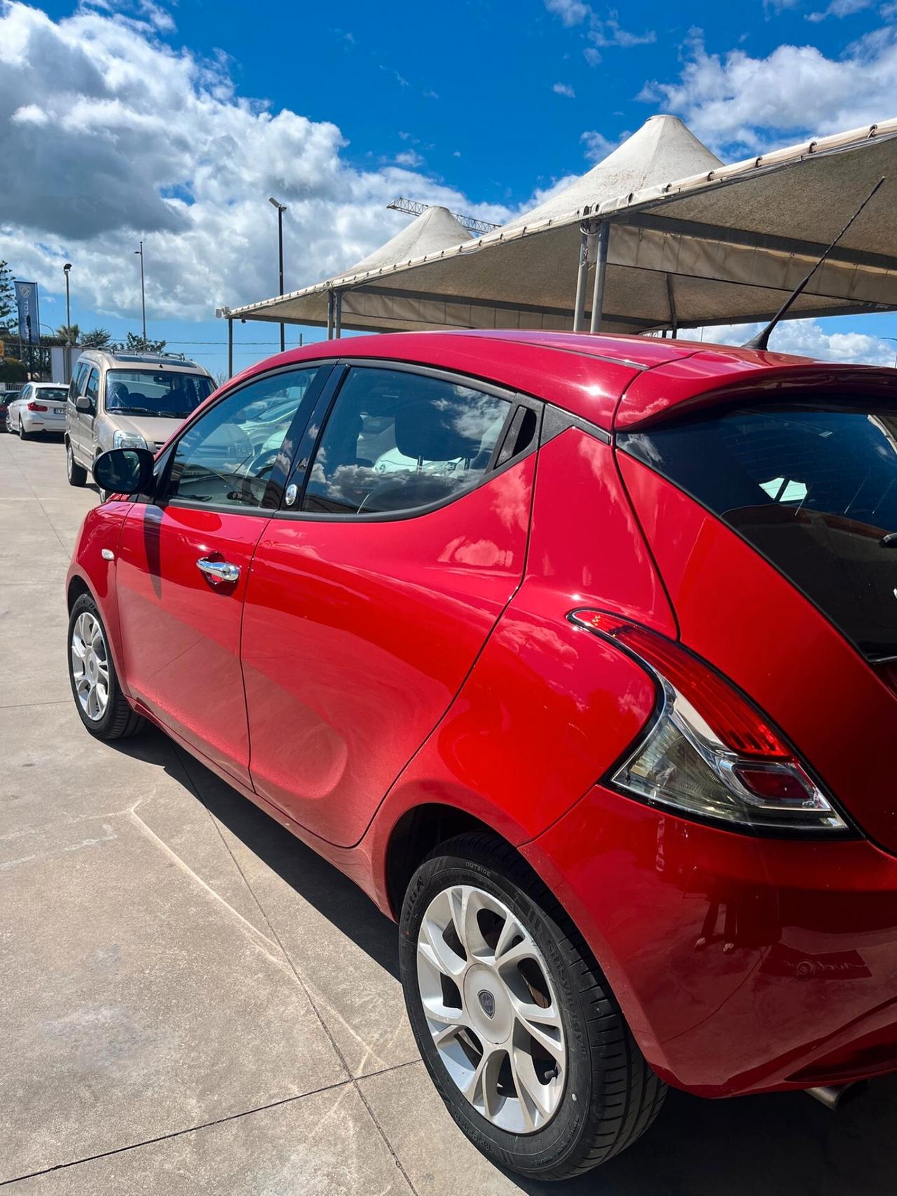 Lancia Ypsilon 1.2 69 CV 5 porte GPL Ecochic Gold