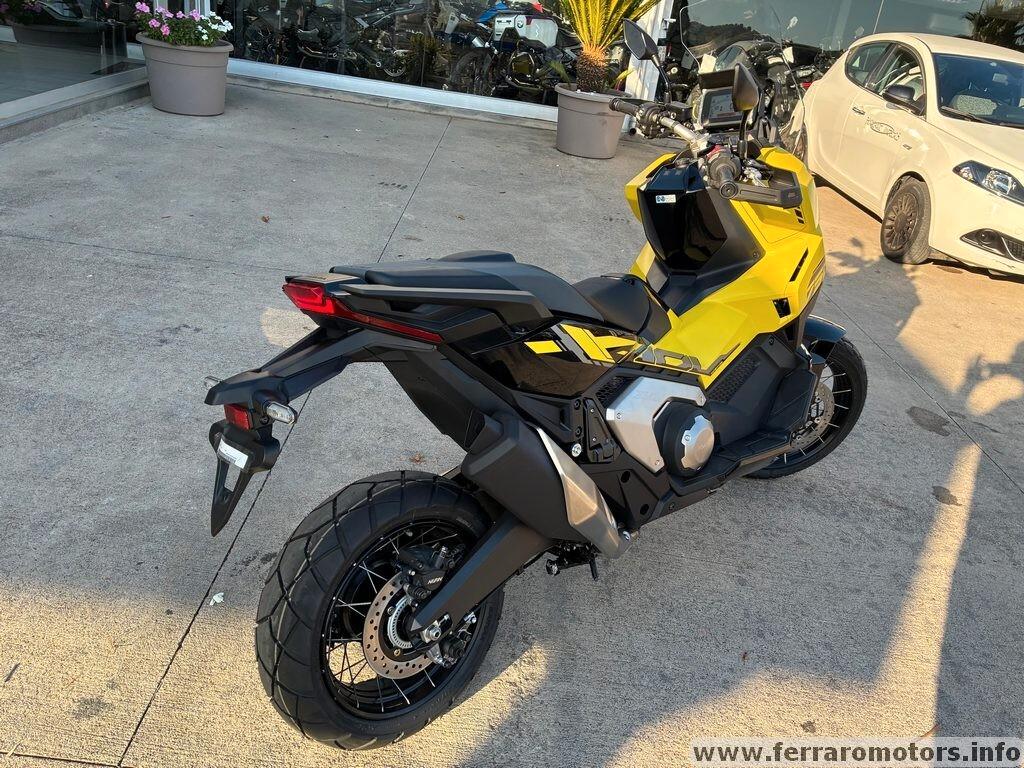Honda X-ADV 750 limited edition a 139 euro al mese senza anticpo