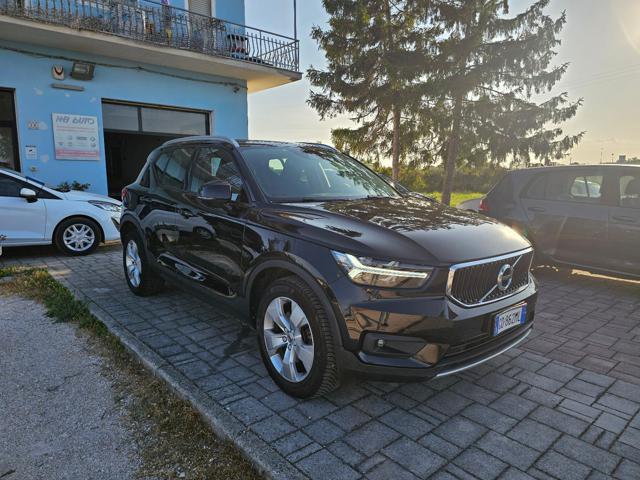 VOLVO XC40 D3 AWD Geartronic Momentum