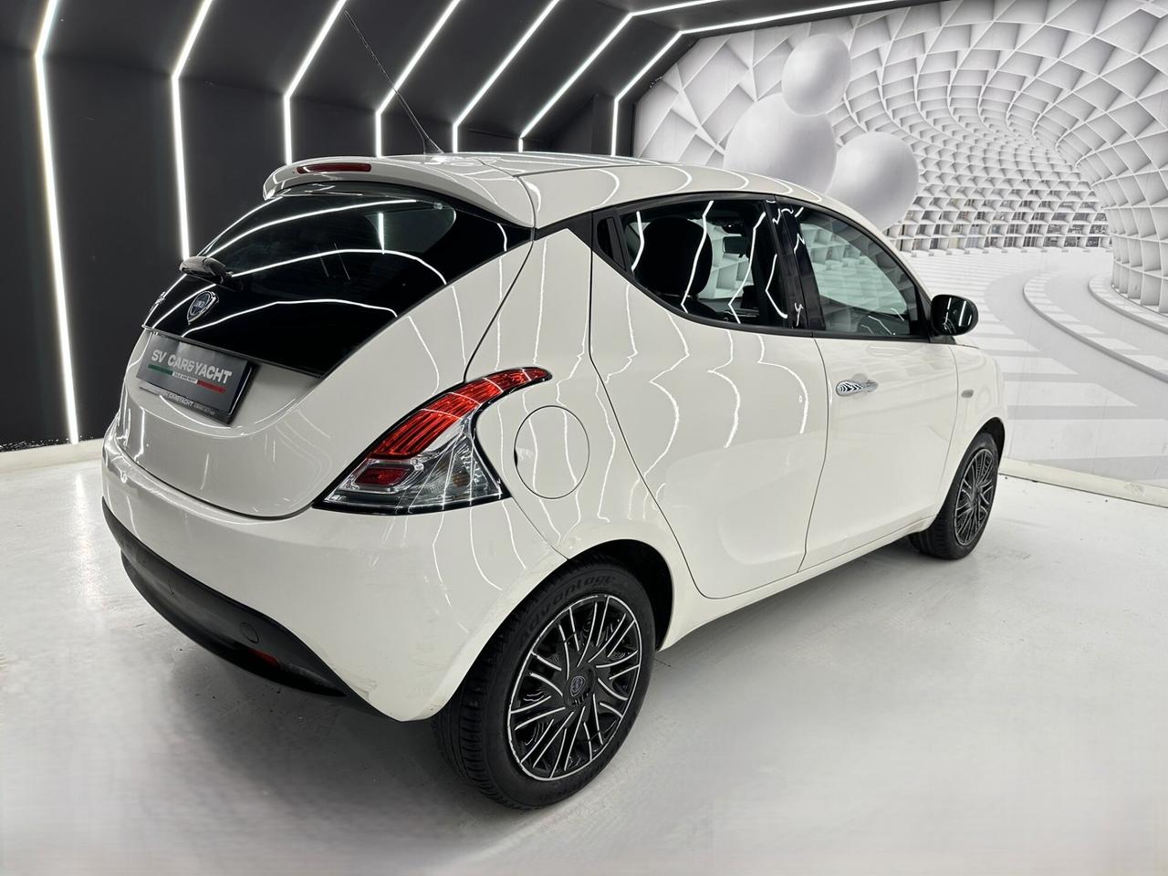 Lancia Ypsilon 1.2 69CV GPL-NEOPATENTANTI-KM CERTIFICATI-PERMUTE