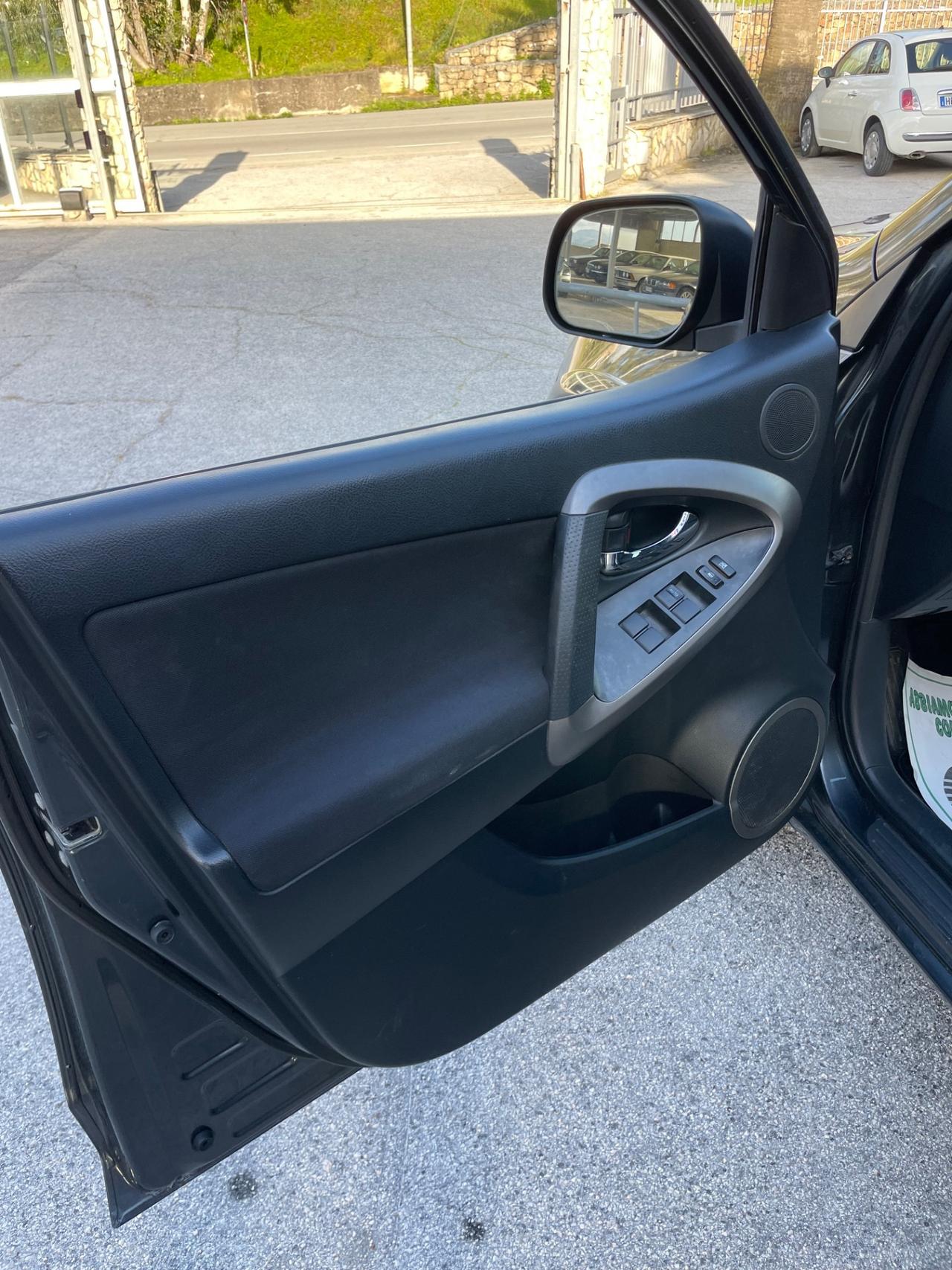 Toyota RAV 4 RAV4 2.2 D-4D 177 CV Luxury