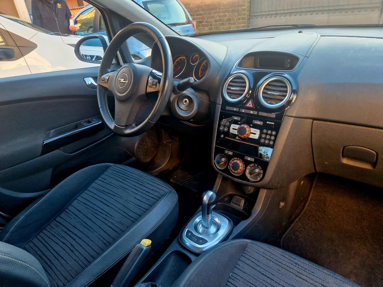 Opel Corsa 1.2 5 porte Cosmo