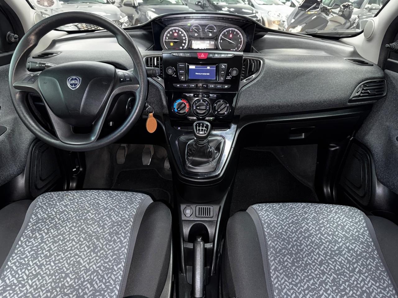 Lancia Ypsilon