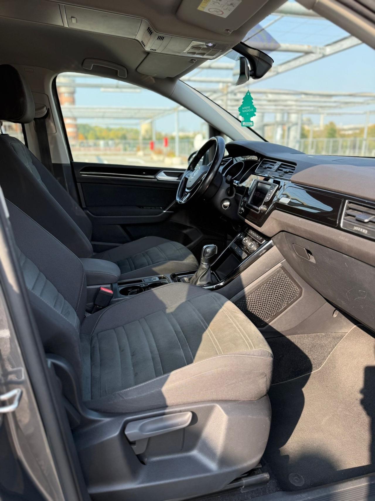 Volkswagen Touran 2.0 TDI 150 CV SCR DSG Executive BlueMotion Tech.