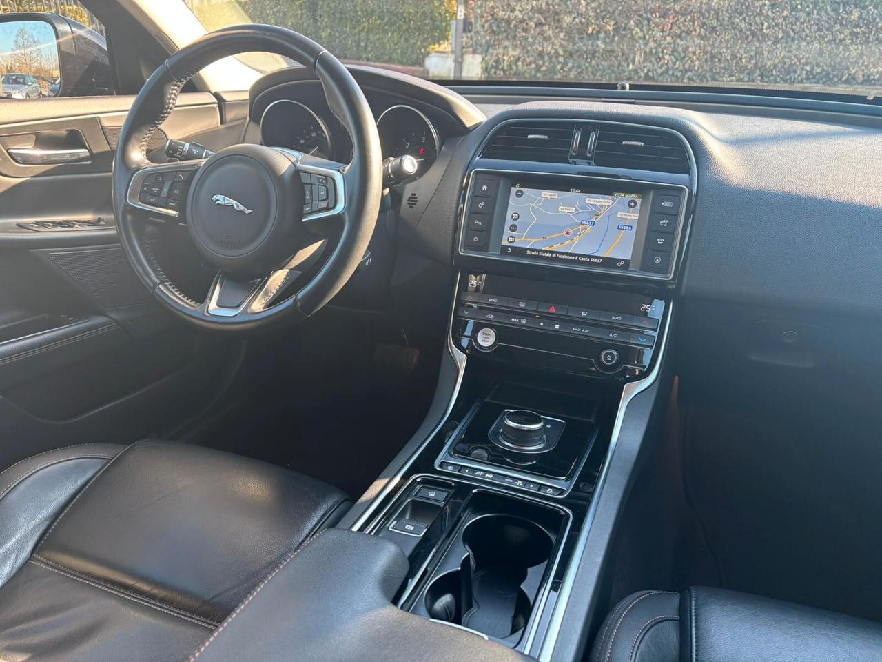 Jaguar XE 2.0 D 180 CV Portfolio