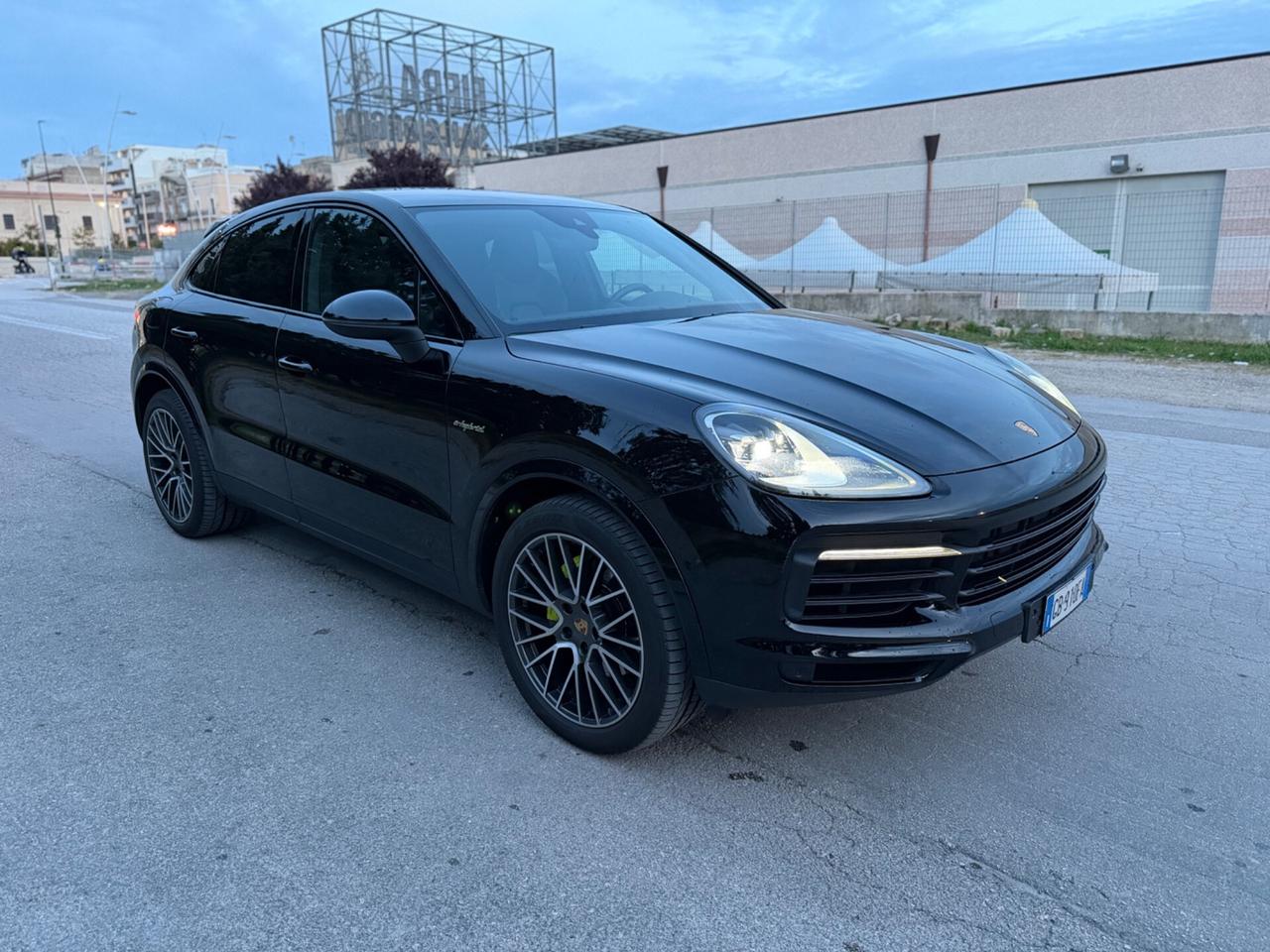 Porsche Cayenne Coupé 3.0 V6 E-Hybrid FULL OPTIONAL