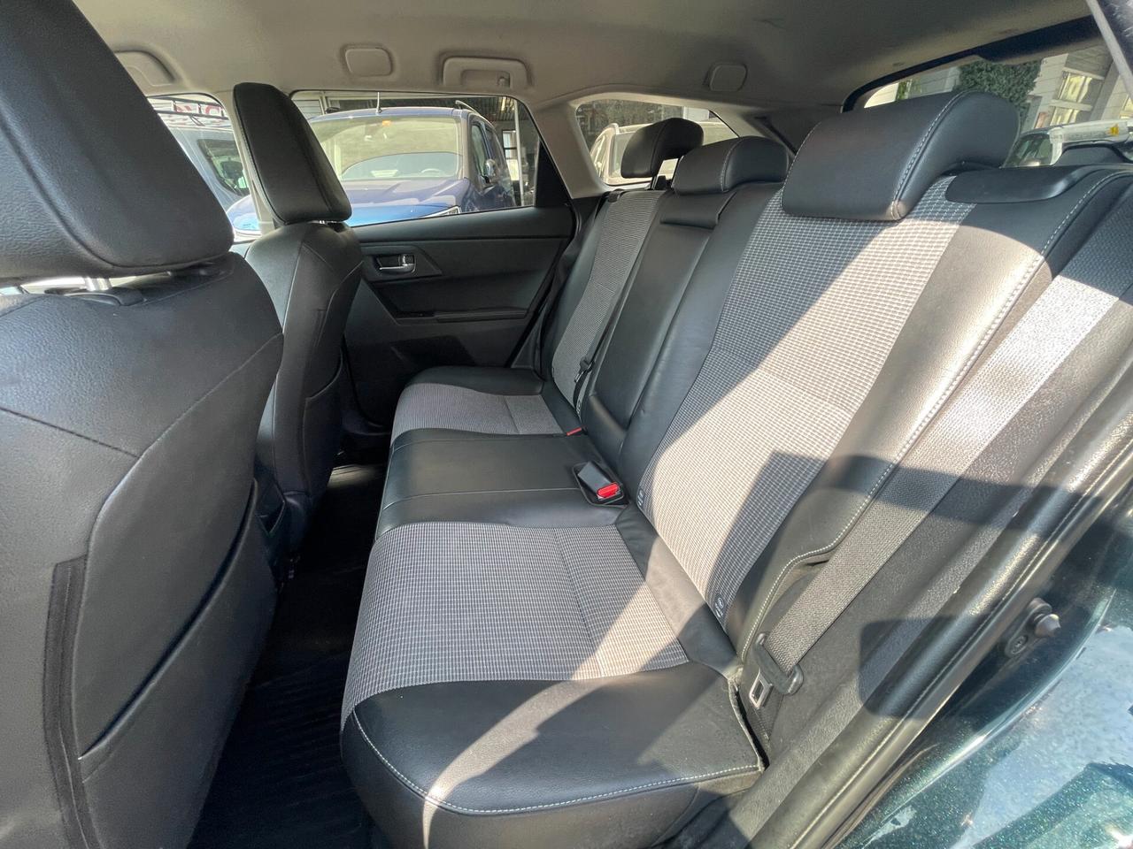 Toyota Auris Touring Sports 1.8 Hybrid Lounge