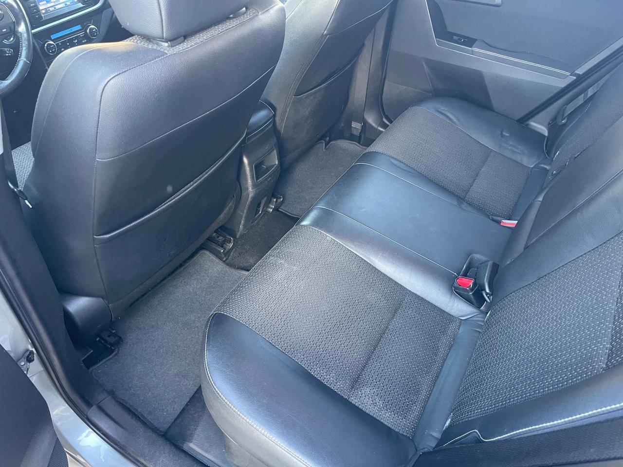 Toyota Auris 1.8 Hybrid Lounge