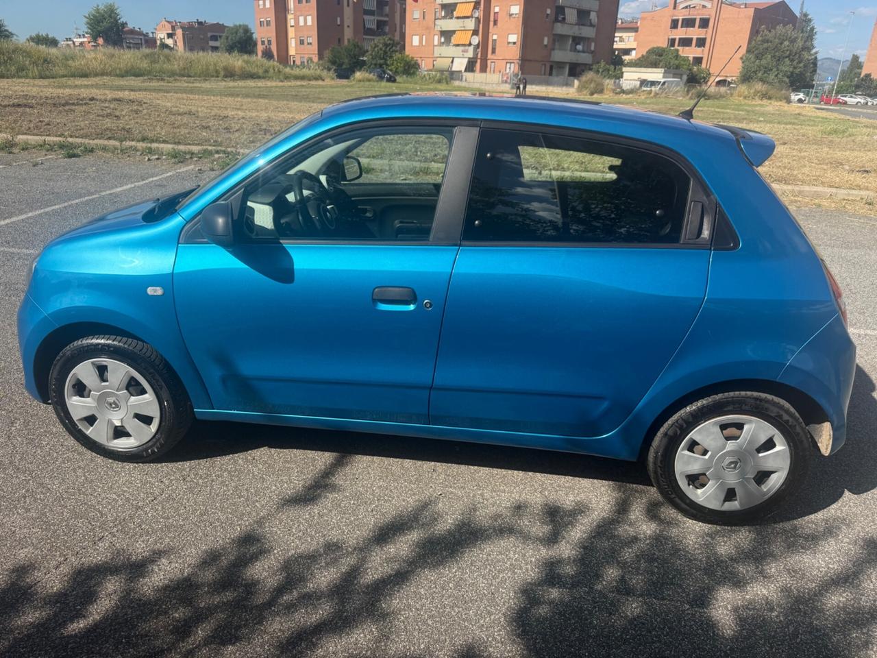 Renault Twingo euro 6 neopatentati garanzia permute