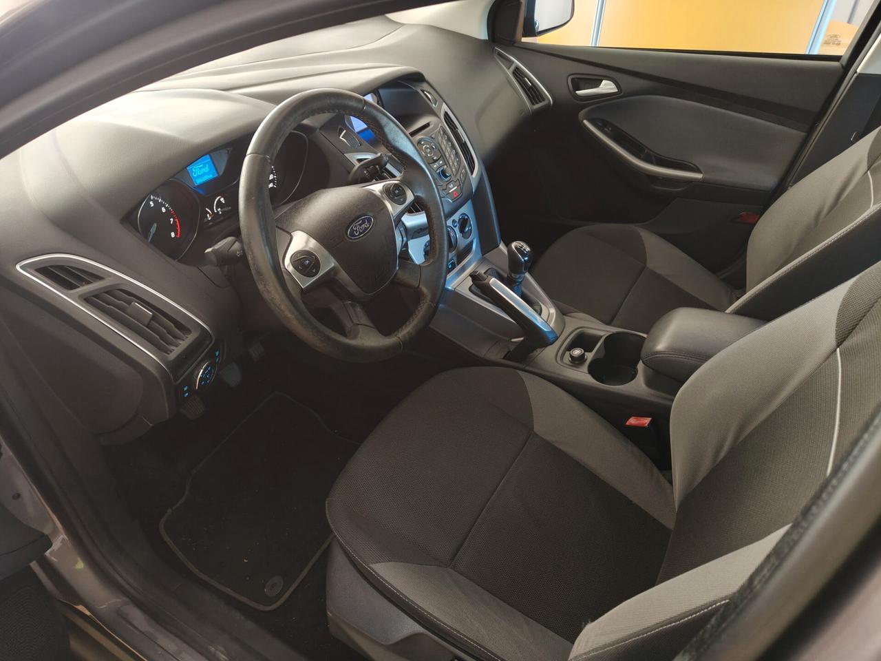 Ford Focus 1.6 105 CV