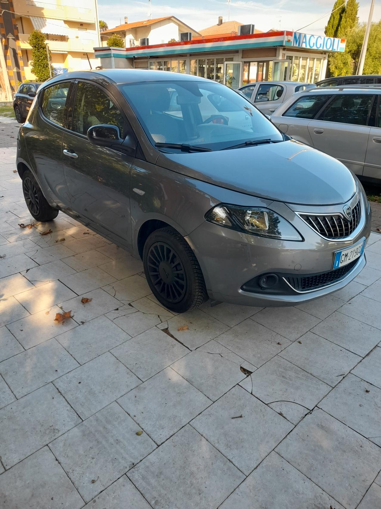 Lancia Ypsilon 1.0 Hybrid Gold
