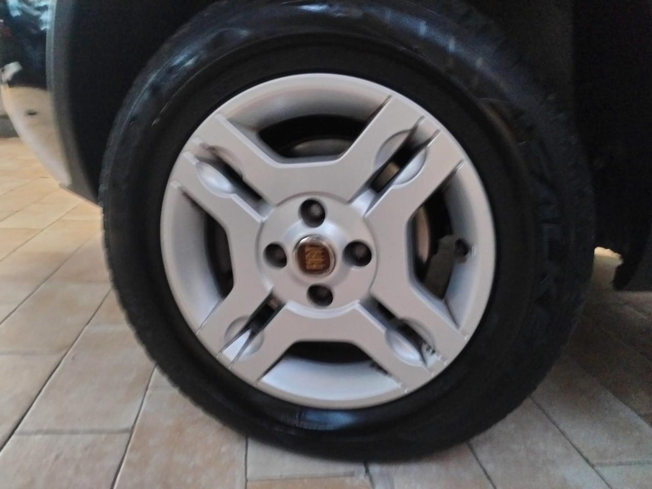 Fiat Panda 1.3 MJT 16V DPF 4x4 Climbing