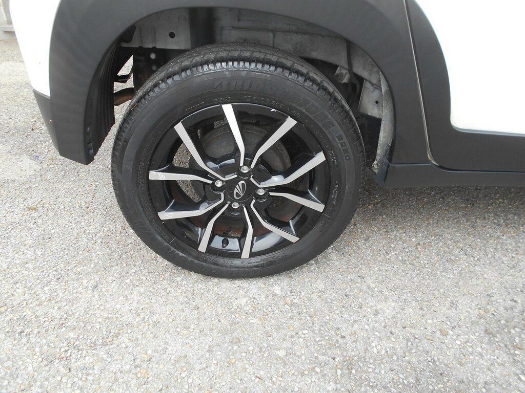 Mahindra KUV100 1.2 K8 FWD