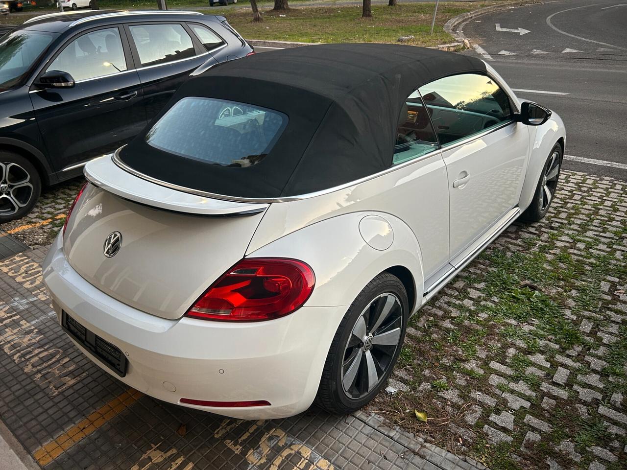 Volkswagen Maggiolino Cabrio 1.4 TSI 60's anniversary