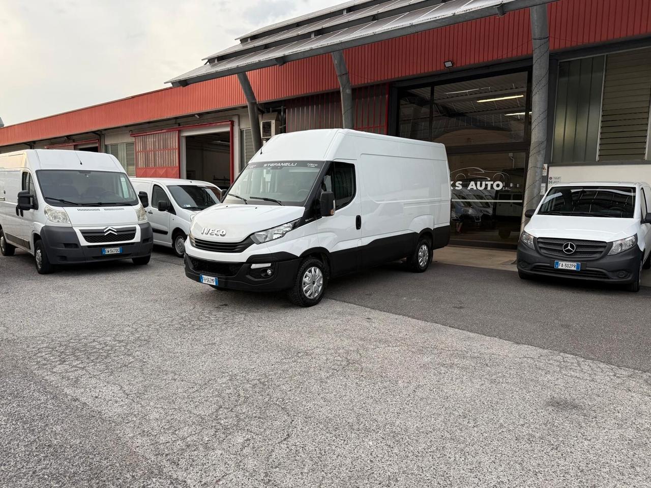IVECO DAILY 2.3 MLJ 35-140 136CV 3 POSTI L3H2