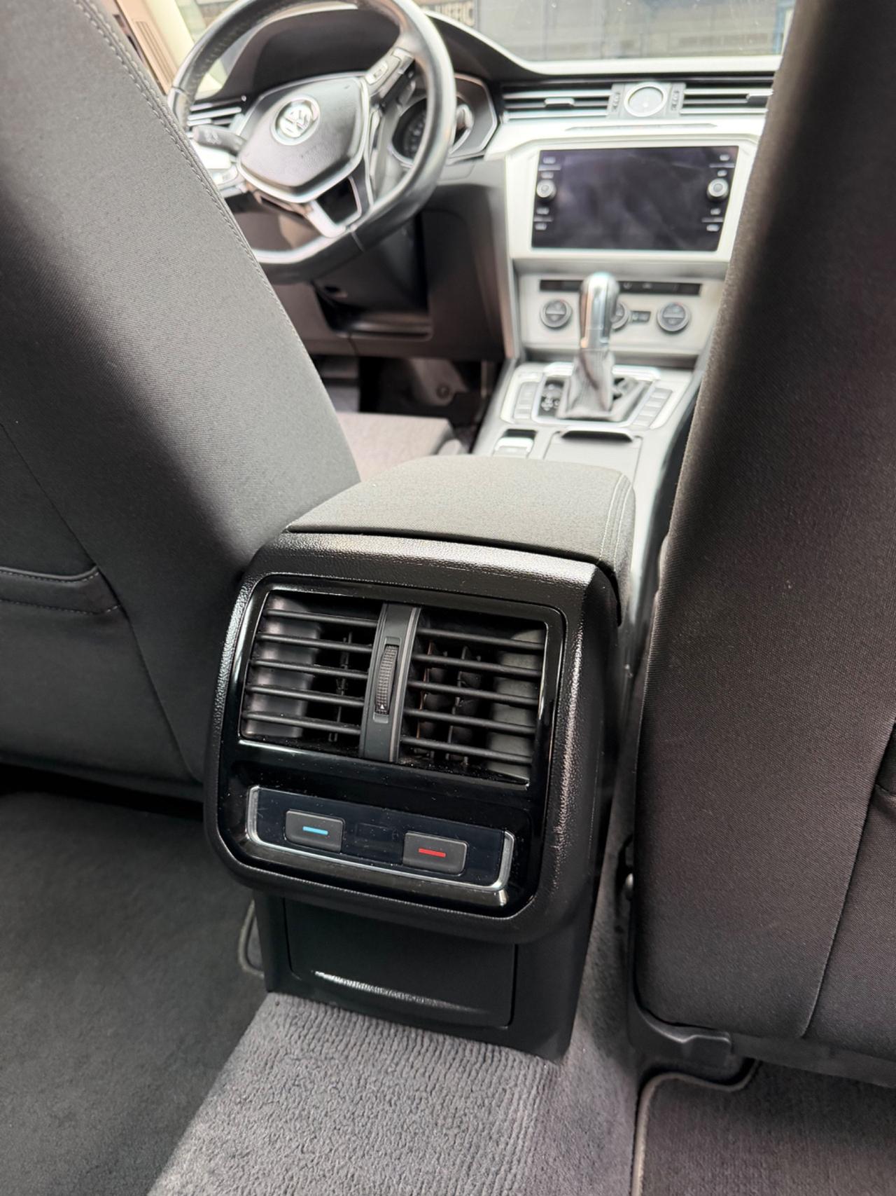 Volkswagen Passat Variant 2.0 TDI DSG Business BlueMotion Tech